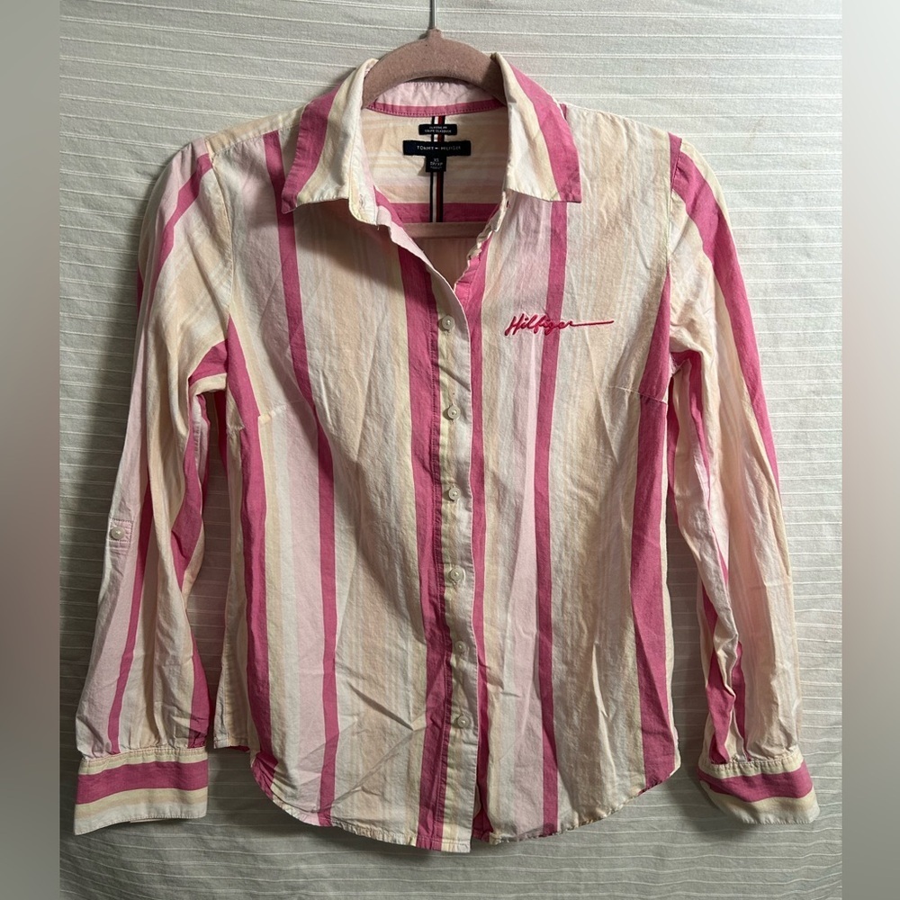 Tommy Hilfiger Women’s Pink Striped Embroidered Logo Button Down Shirt Casual XS